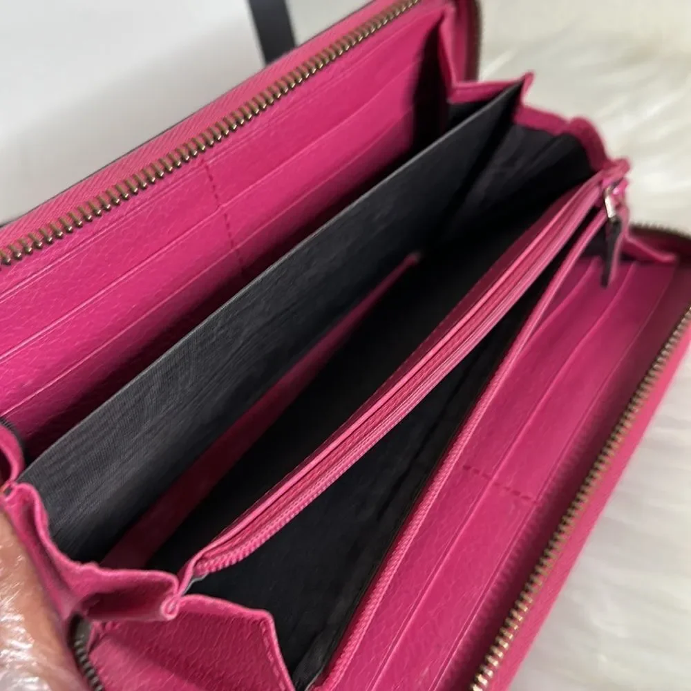 💯Authentic Gucci Zipped Around Long Wallet🍀